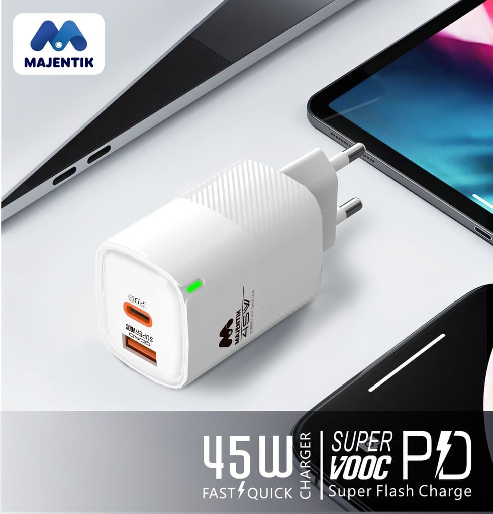 محول شاحن السفر Majentik MC-004 بقوة 45 وات / USB-A + USB-C